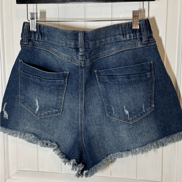 5/$25 Sincerely Jules - Juniors Denim Cutoff Fringe Shorts - Picture 4 of 4